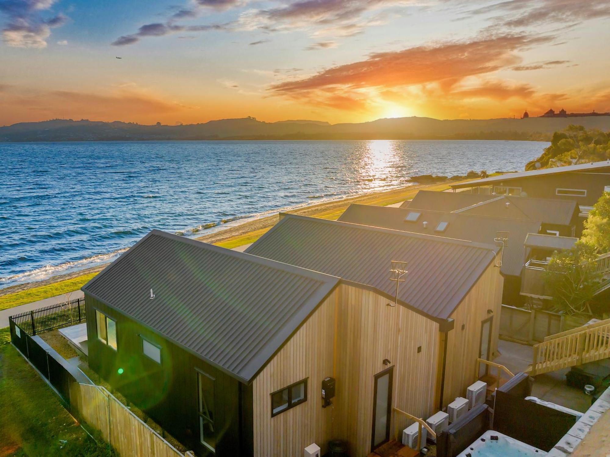 Brand New Front Homes Pool Holiday home *