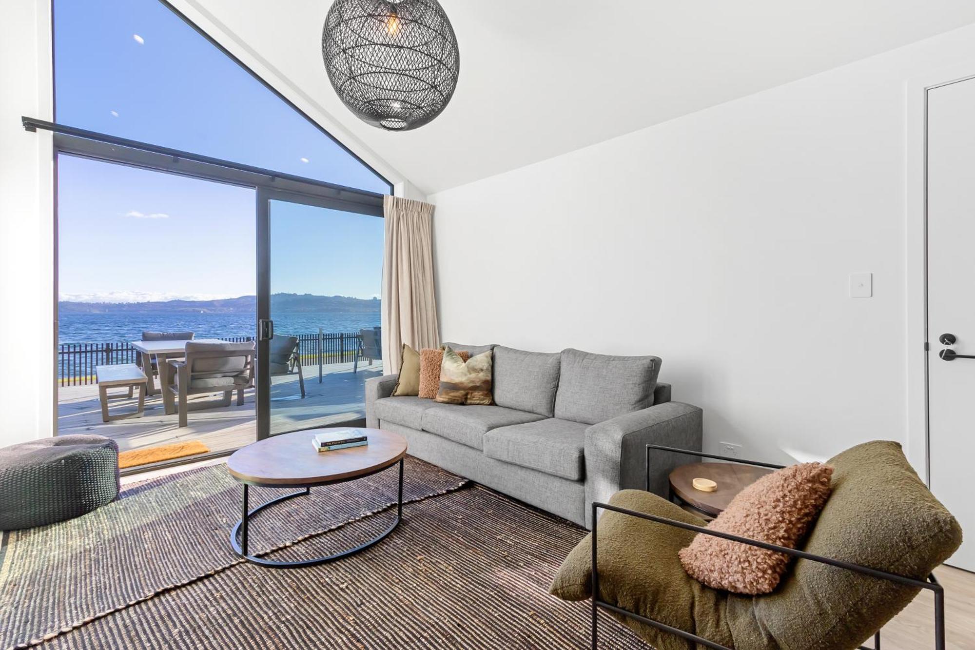 Holiday home Brand New Front Homes Pool Taupo