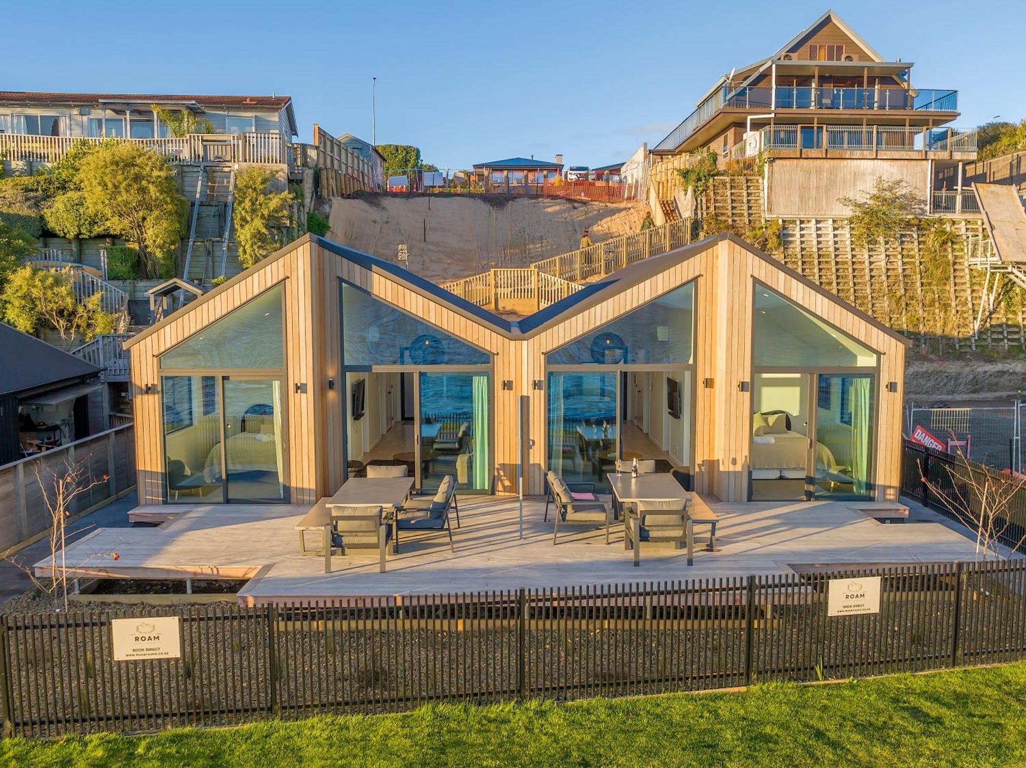 Brand New Front Homes Pool Holiday home